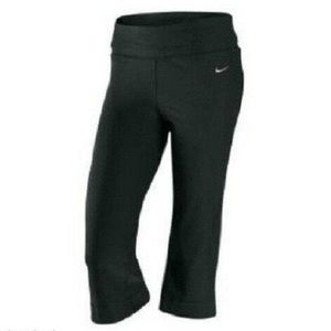 Nike FITDRY Capri Leggings